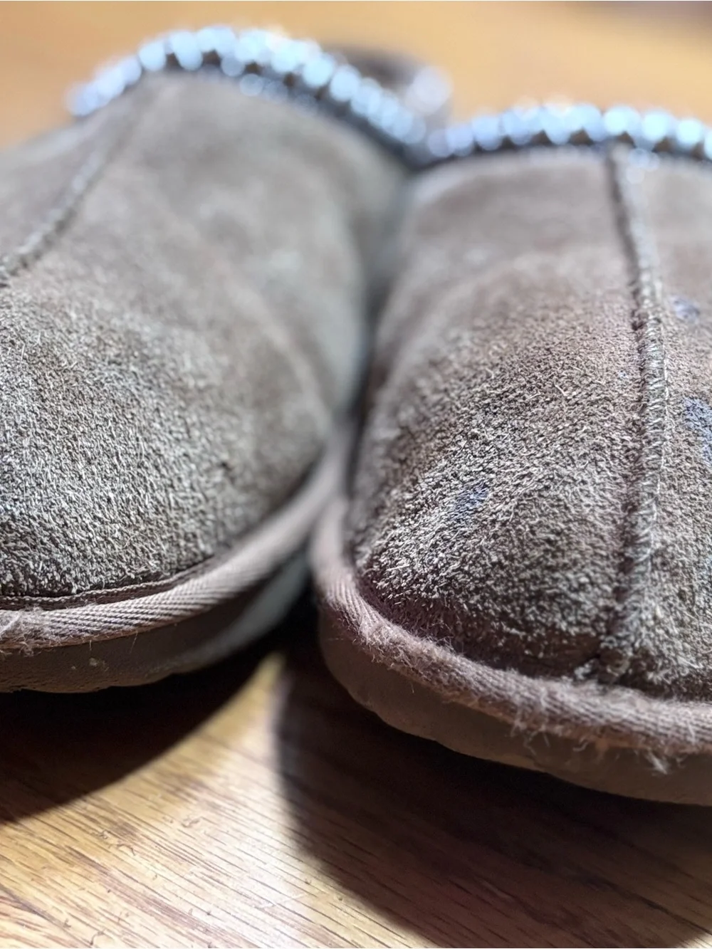 UGG Tasman Chestnut Suede Sheepskin Slippers Youth  Size 4